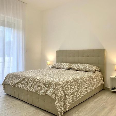 Casa Brina By Home080 - Puglia Mia Apartments 莫诺波利 外观 照片
